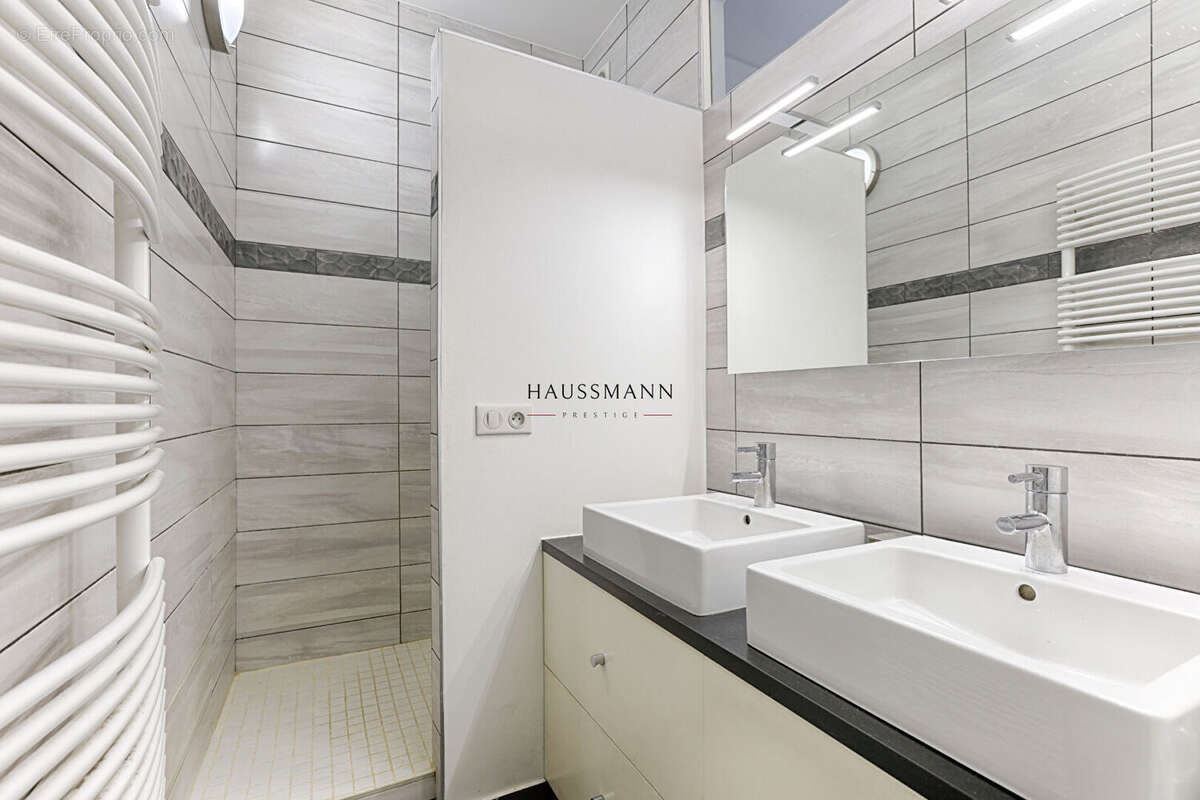 Appartement à PARIS-10E