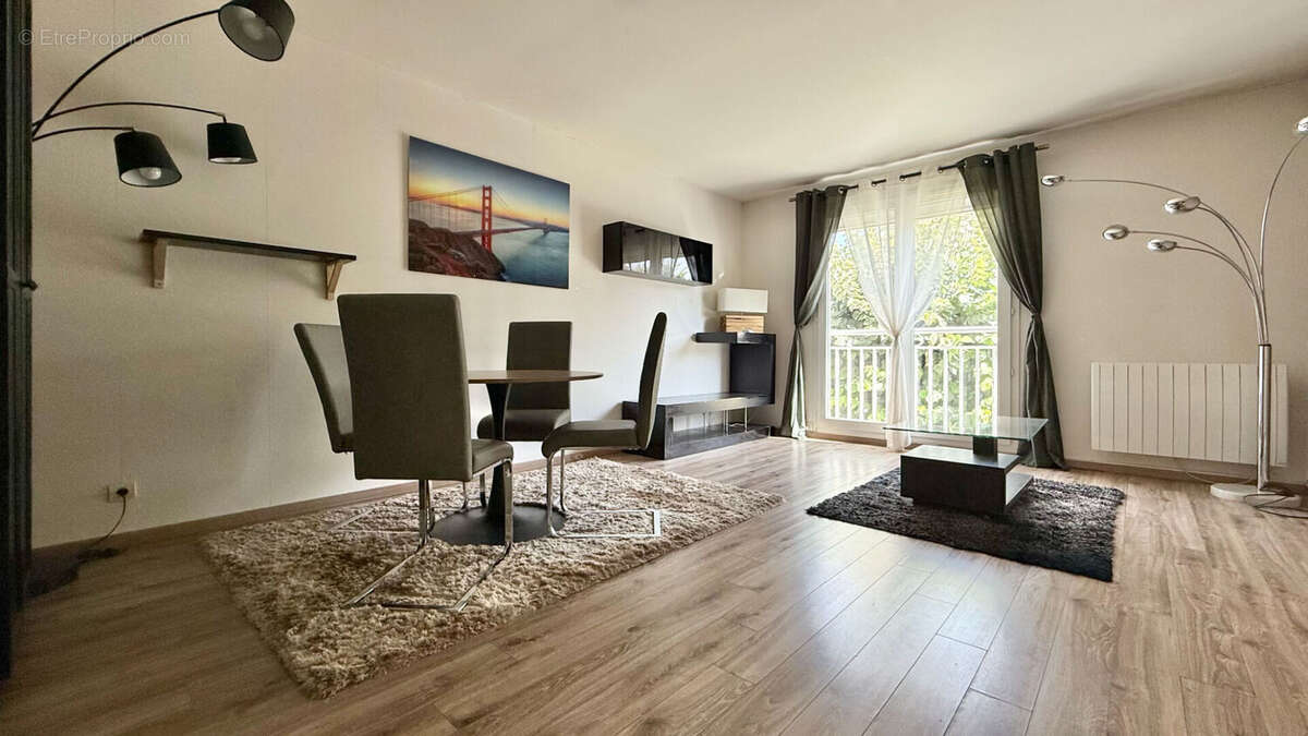 Appartement à CORBEIL-ESSONNES