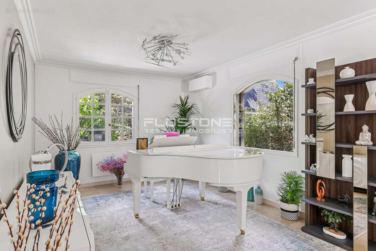 Maison à LE PERREUX-SUR-MARNE