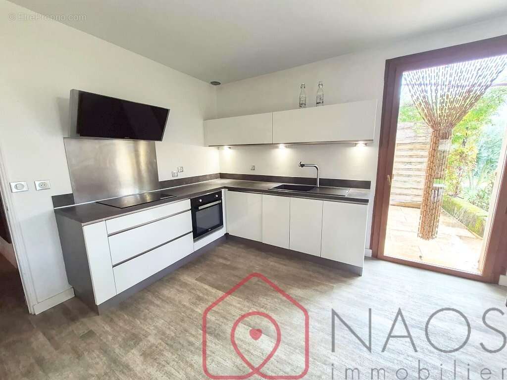 Oraison, villa 165 m², 5 chambres, piscine et garage - photo 9