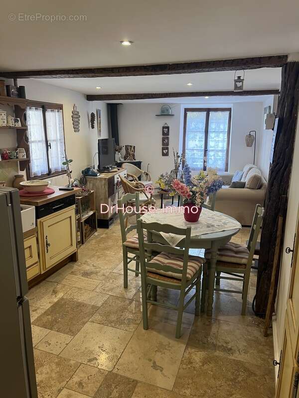 Appartement à GREOLIERES