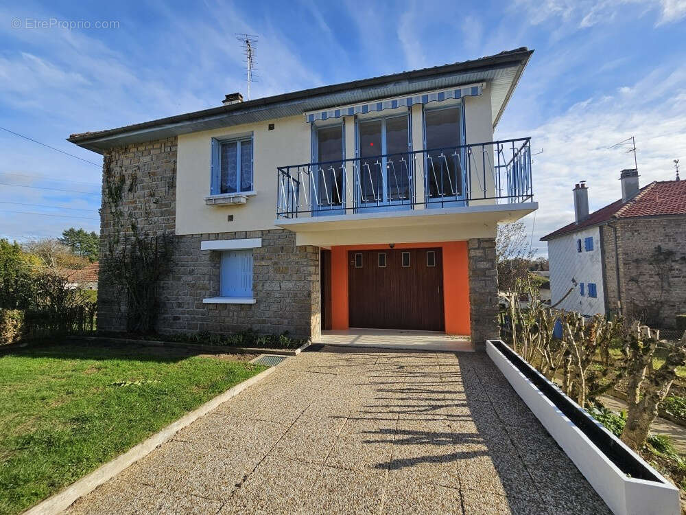 Maison à LA SOUTERRAINE