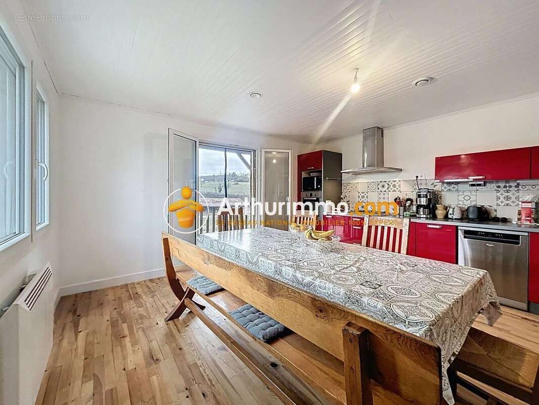 Maison à SAINT-MARCEL-BEL-ACCUEIL