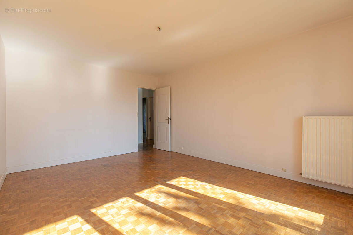 Appartement à OZOIR-LA-FERRIERE