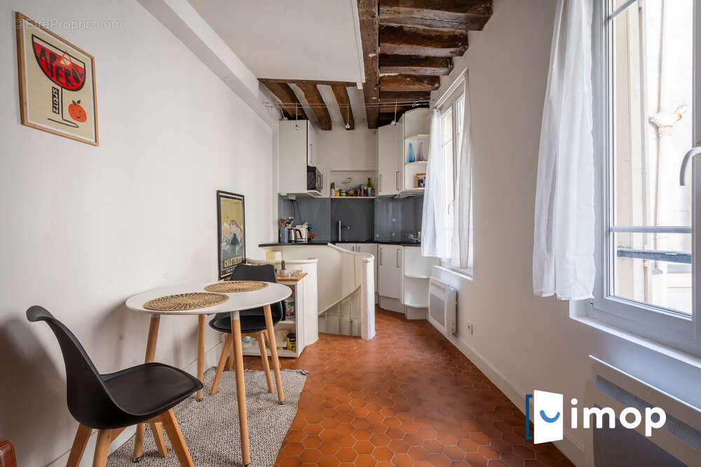 Appartement à PARIS-3E