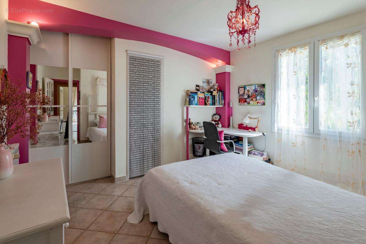 Maison à LE CASTELLET