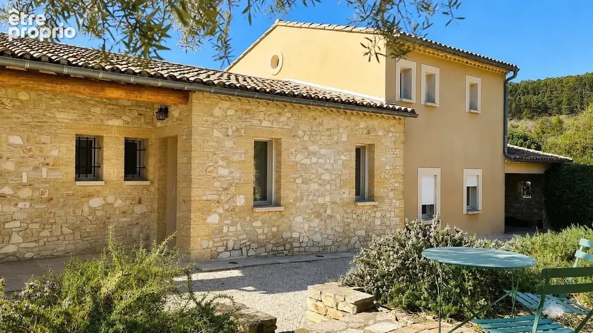 Maison 4 pièces 199 m² à vendre à Saint-Hippolyte-De-Montaigu (30700) - photo 2