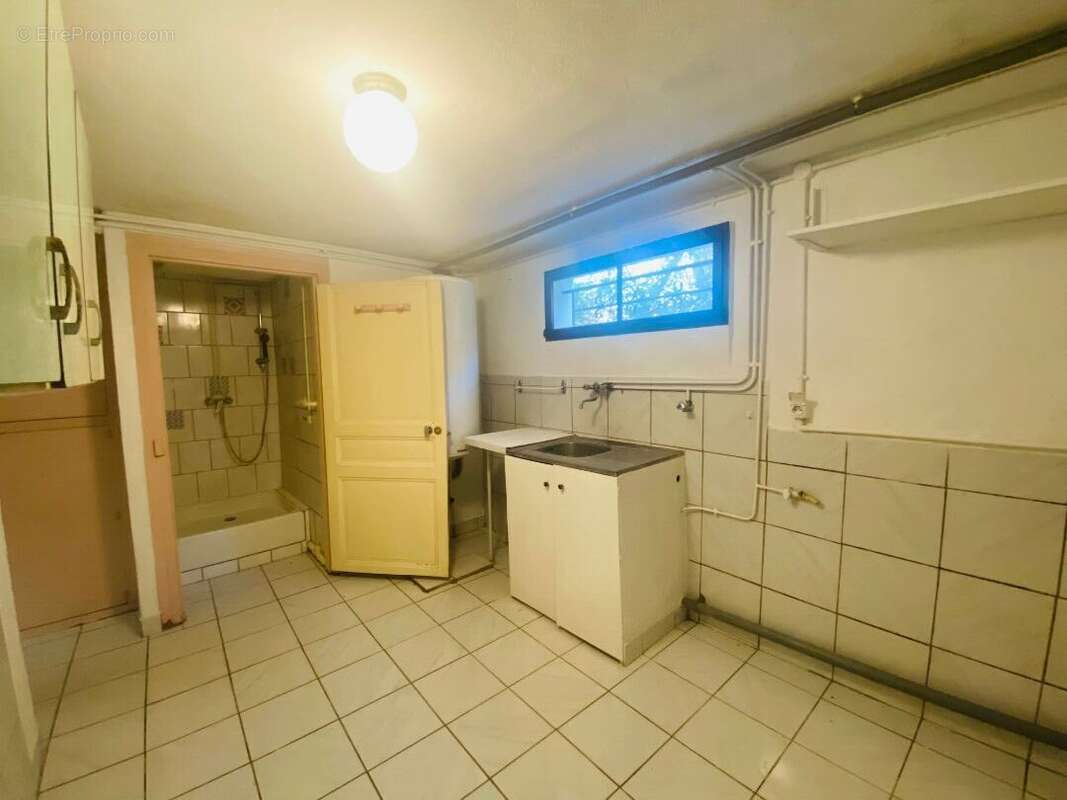 A vendre à la Chapelaude - Maison 4 chambres sur sous/sol semi-enterrée avec garage pour 2 vl - photo 13