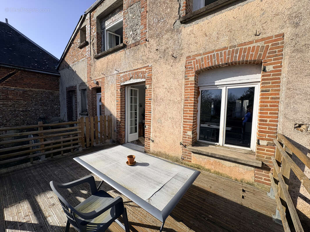 Maison à CHAMPROND-EN-GATINE