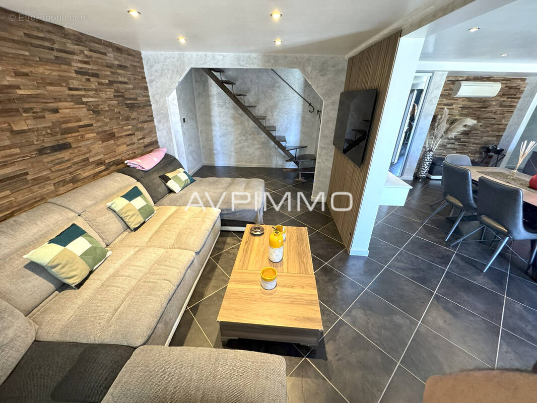 Appartement à SAINT-CYR-SUR-MER