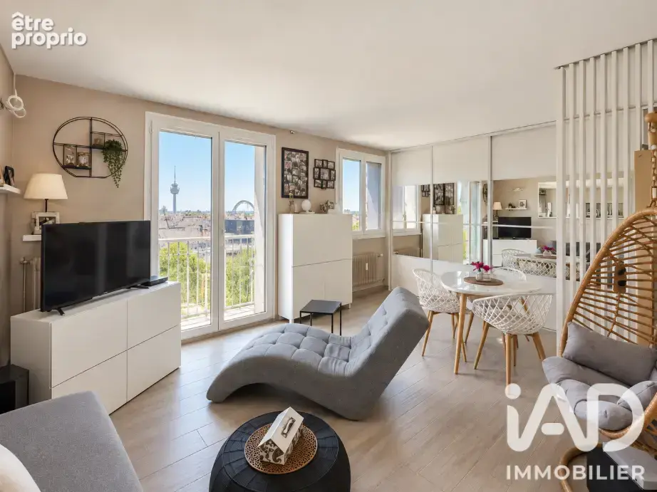 Photo 1 - Appartement à PIERRE-BENITE