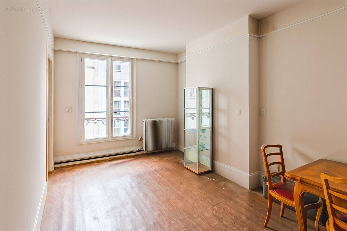 Appartement à PARIS-15E
