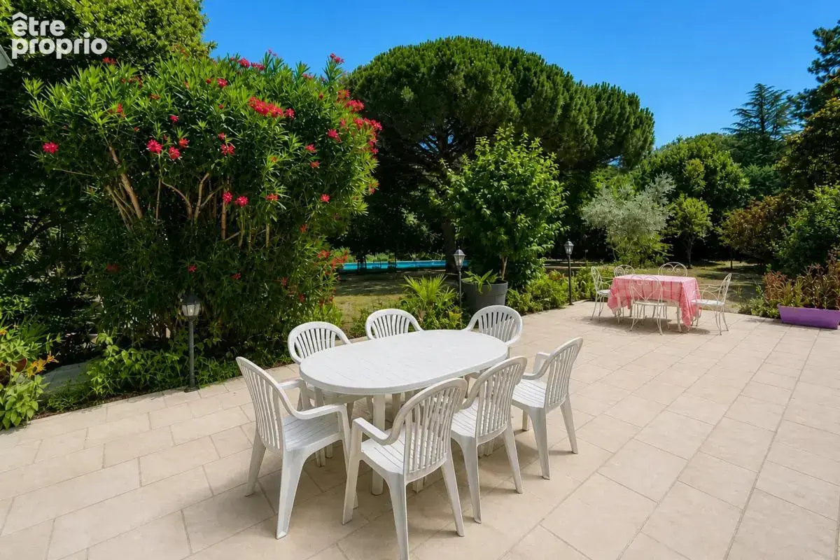 Maison de 7 pièces de 135 m² à Malataverne - photo 1