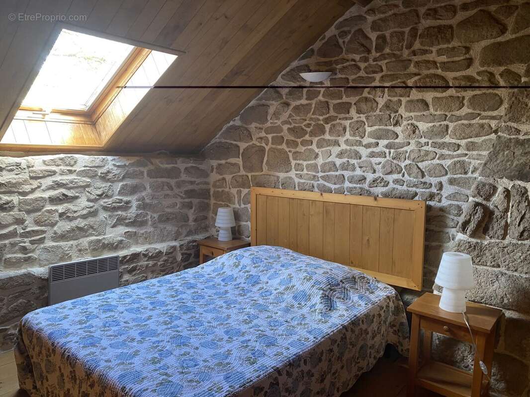 Gîte 1 - Maison à PEYRAT-LE-CHATEAU