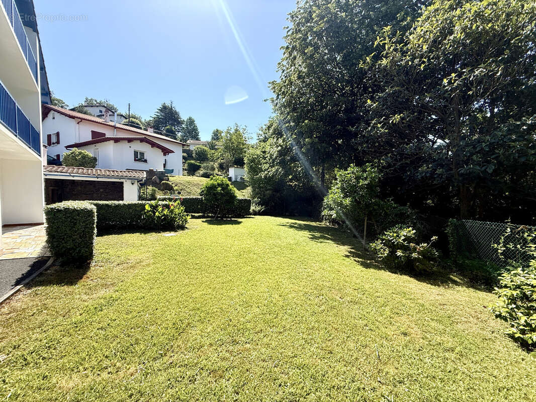 Au calme au fond d'une impasse, Maison familiale de 179 m2 avec grand garage 110m2 et terrain de 1 171 m2 - photo 24