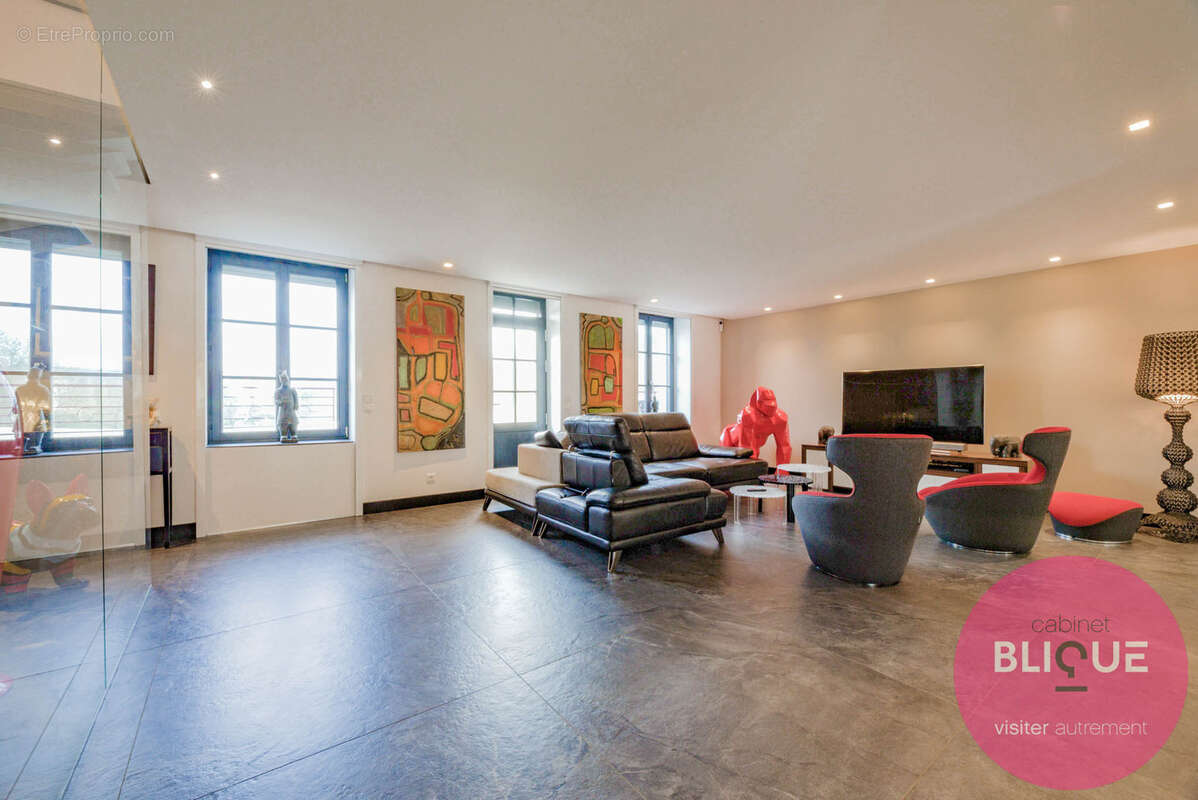 Maison à LAY-SAINT-CHRISTOPHE