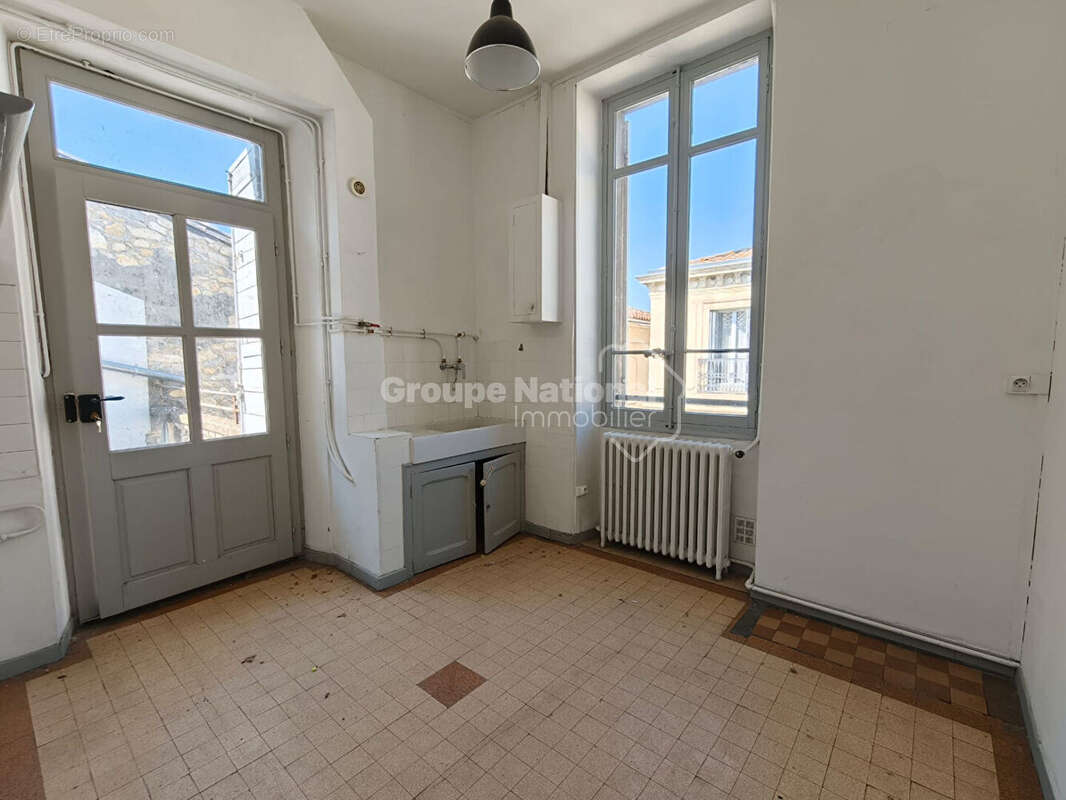Hyper centre Arles - T2 56 m² avec terrasse - photo 5