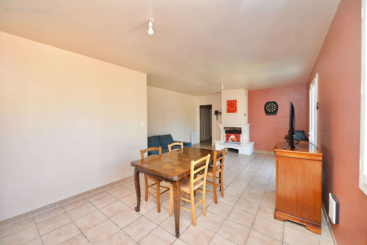 Maison 5 pièces de 132 m² Fonbeauzard rénovée économe en énergie DPE B - photo 3