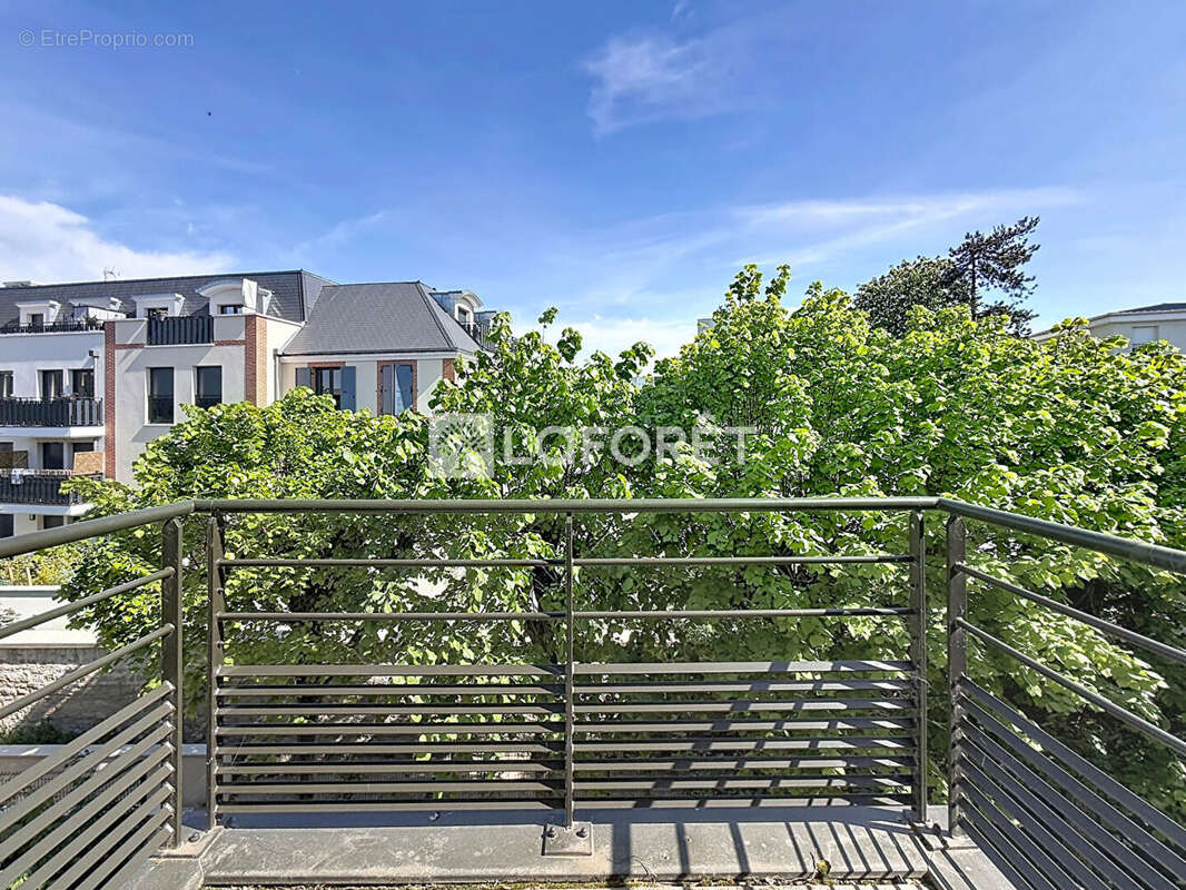 Appartement à VERNEUIL-SUR-SEINE