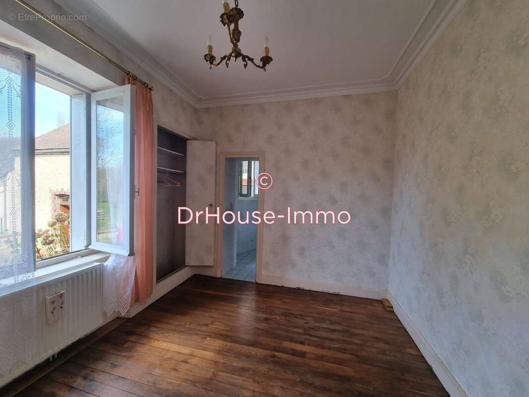 Maison à GY-LES-NONAINS