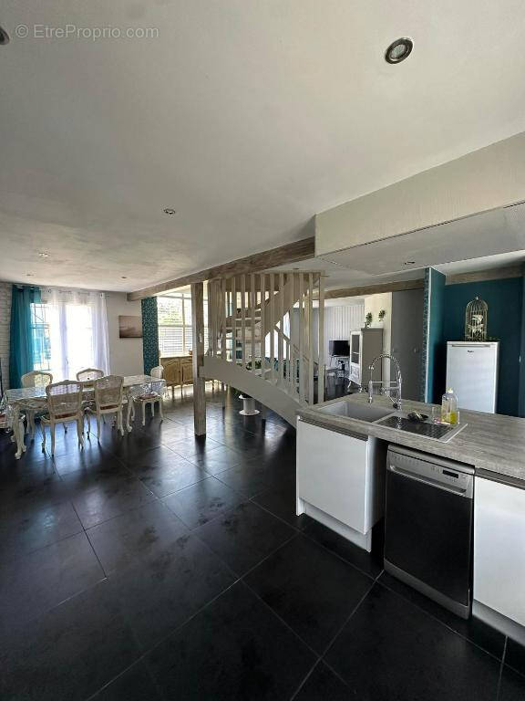 Maison à SAINT-AMAND-SUR-FION