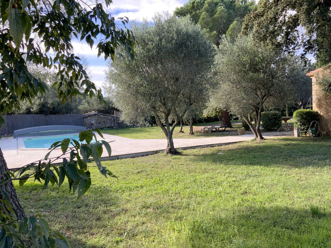 Exclusif,dans un village recherché, maison en pierre avec appartement indépendant sur un terrain de 2167 m2 et - photo 22
