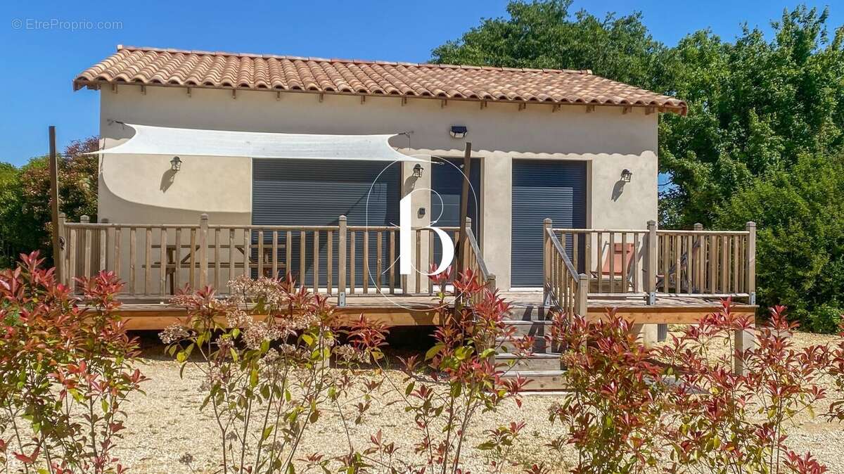 Maison à LUSSAN