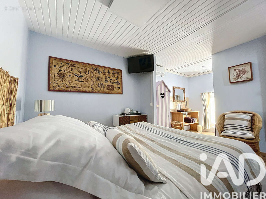 Maison 240 m² à Poilhes  - photo 6