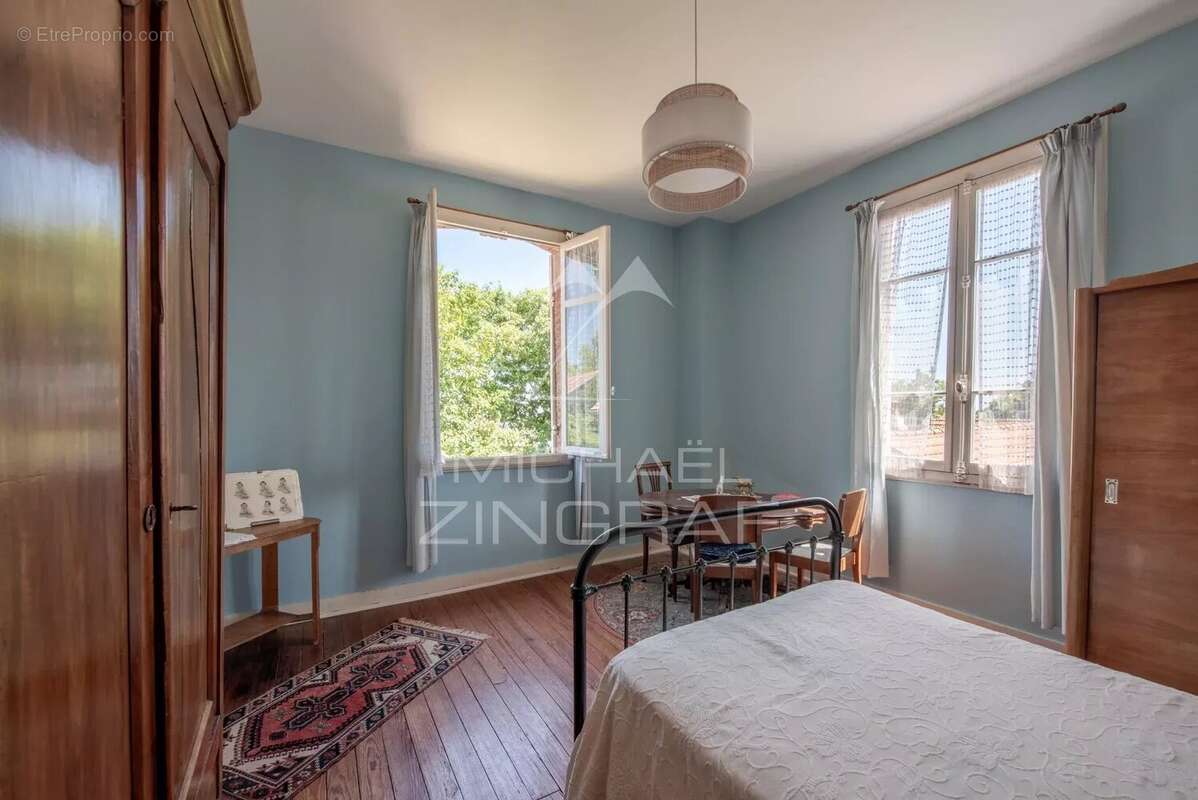 Michael Zingraf Bassin d’Arcachon présente : une maison de caractère au cœur de la Ville d’Hiver - photo 8