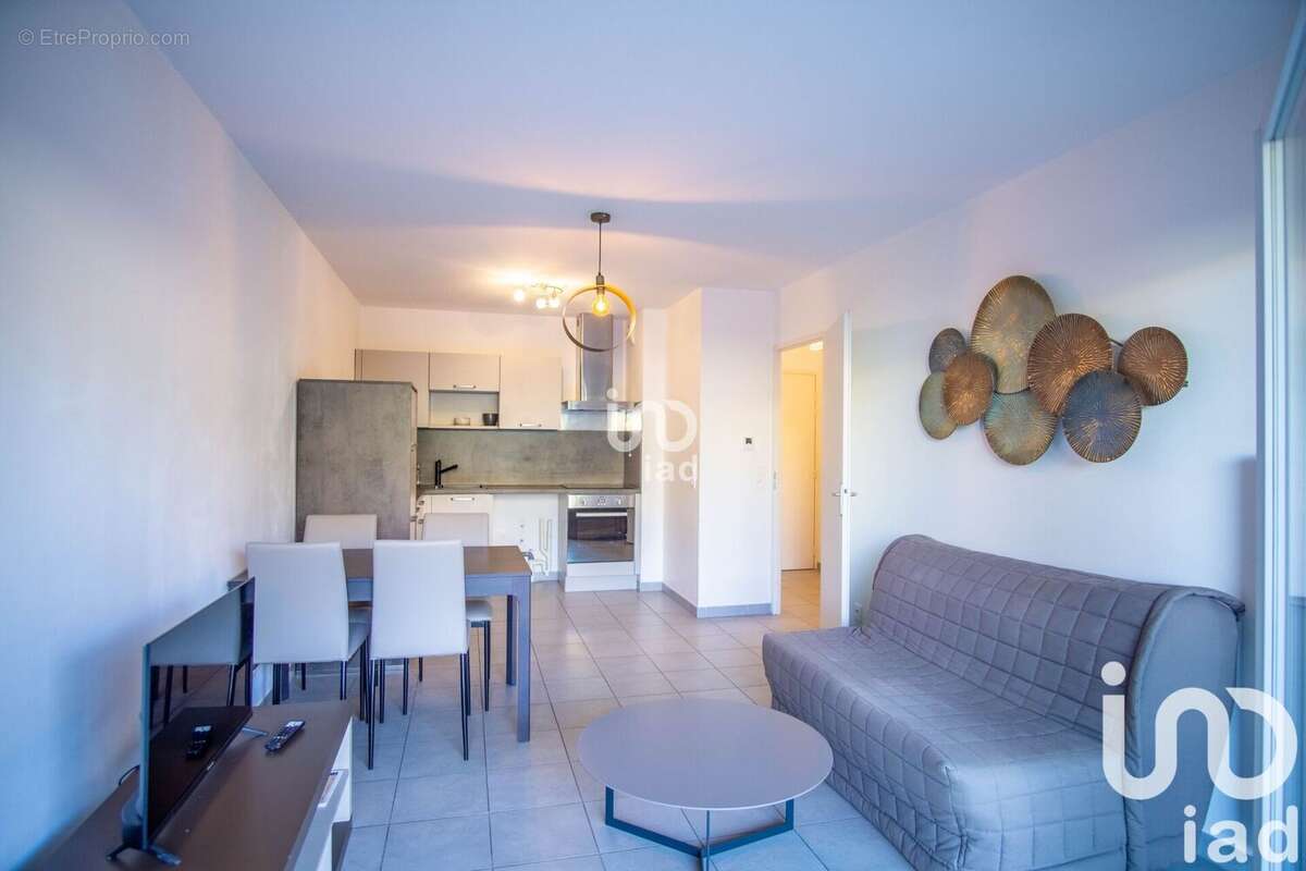Photo 3 - Appartement à ROQUEBRUNE-SUR-ARGENS