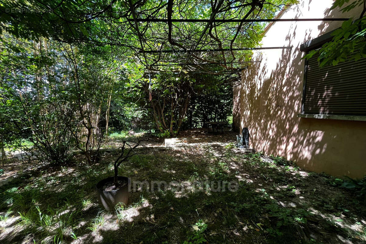 Maison 66 m² à Laroque  - photo 3