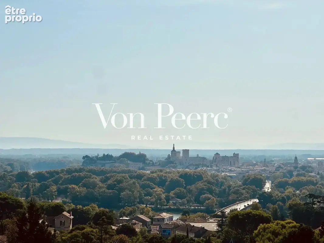 Villeneuve-les-avignon — appartement terrasse avec vue panoramique et fort potentiel - photo 1