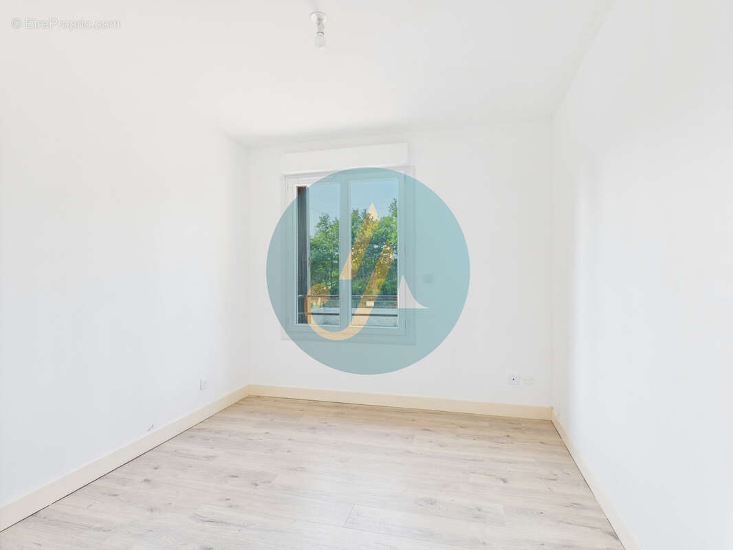 Maison à LA CHAPELLE-D&#039;ANGILLON