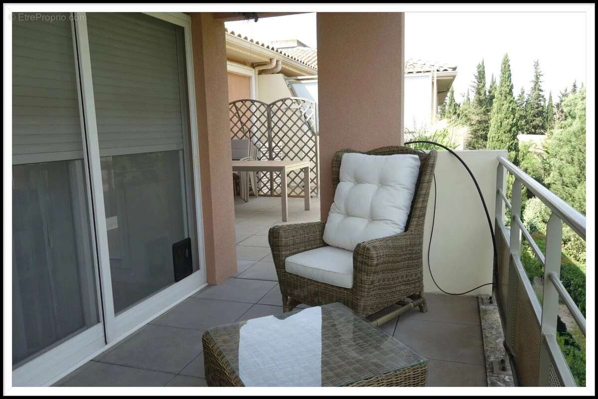 Appartement à BAGNOLS-SUR-CEZE