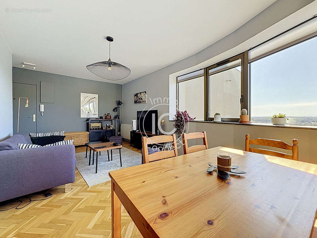 Appartement à LA MULATIERE