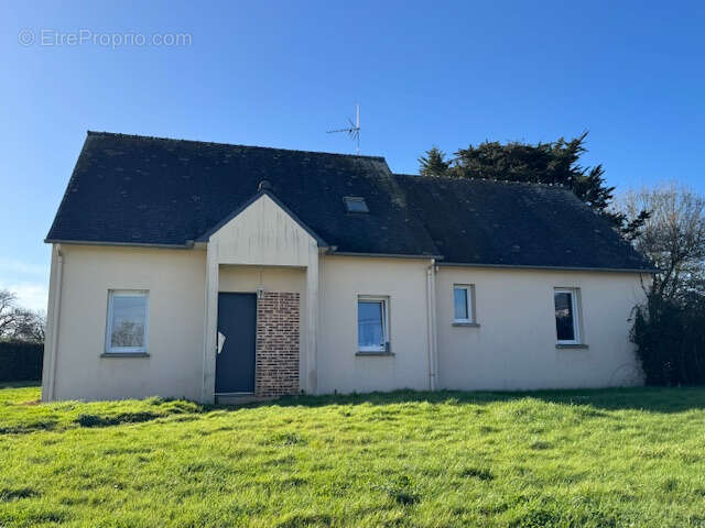 Maison à LOUISFERT