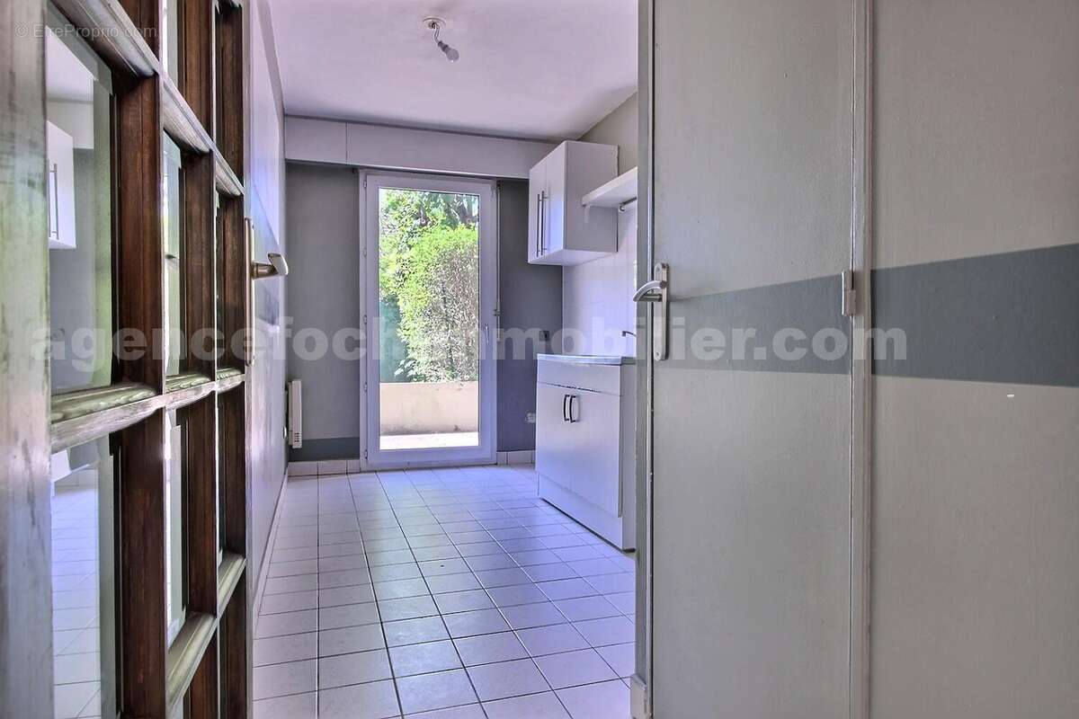 exposio_133948543 - Appartement à SAINT-MAUR-DES-FOSSES