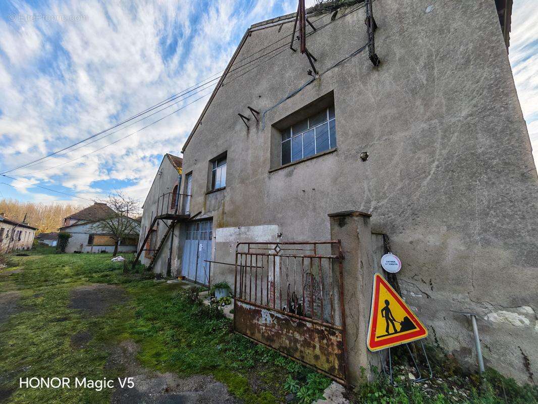 Appartement à MEHUN-SUR-YEVRE
