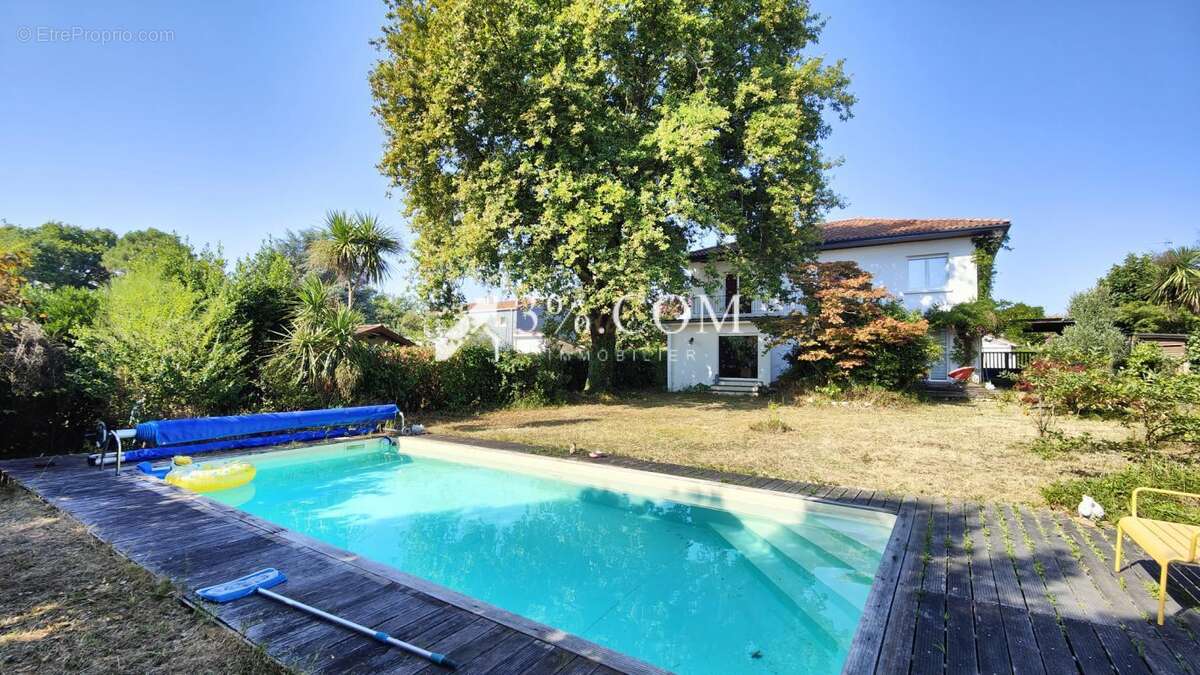 Maison à SAINT-PIERRE-DU-MONT