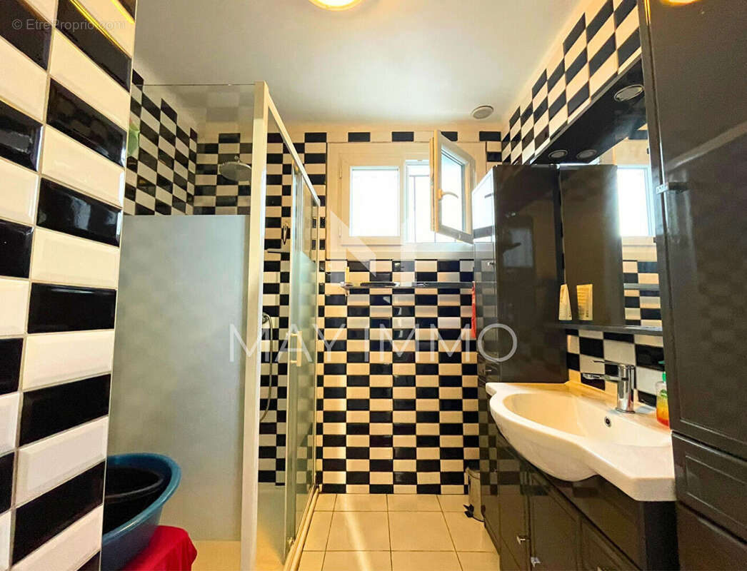 Maison à VAIRES-SUR-MARNE