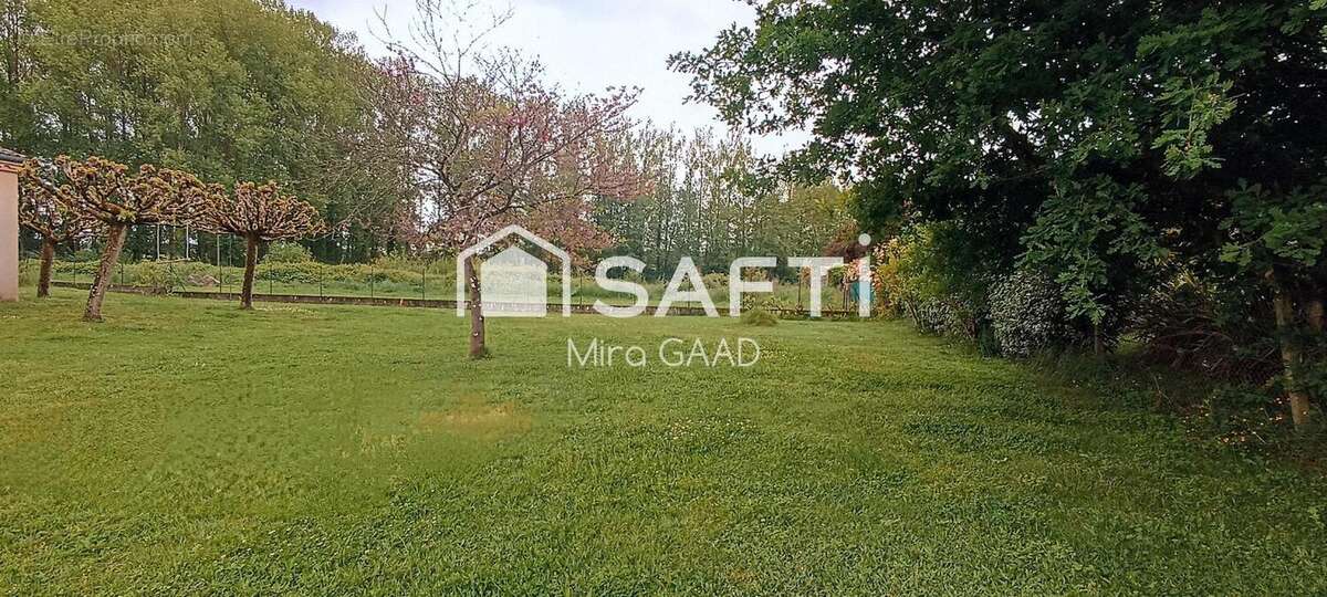 Photo 3 - Terrain à SAINT-SULPICE