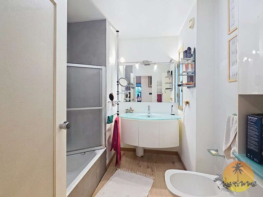 Appartement à SAINT-LAURENT-DU-VAR