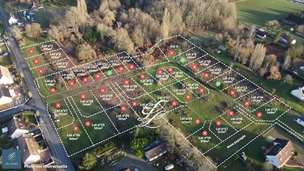 Terrain à MONTFORT-LE-GESNOIS