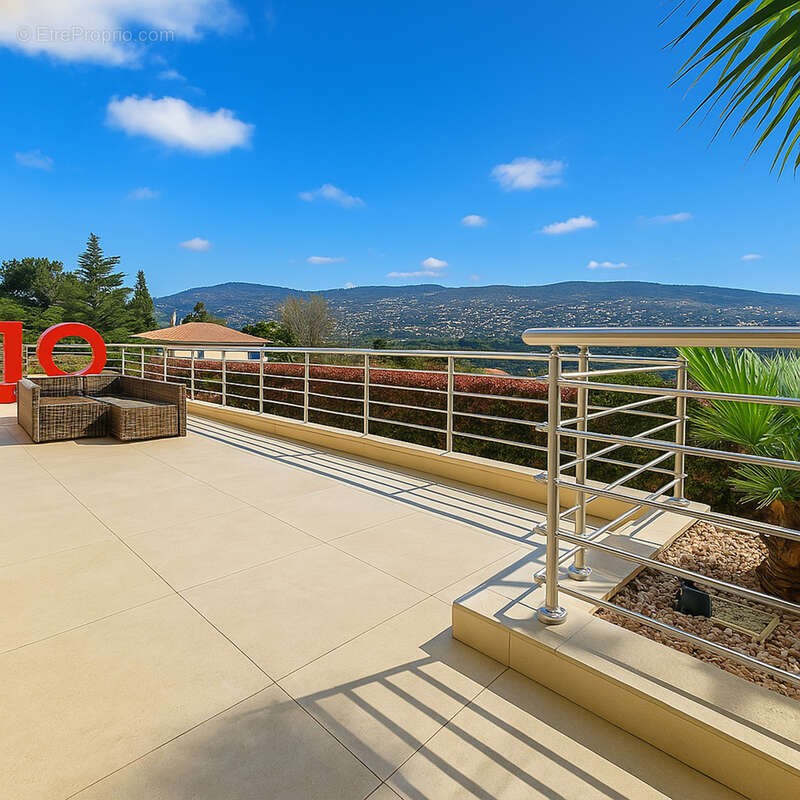 Maison à PEYMEINADE