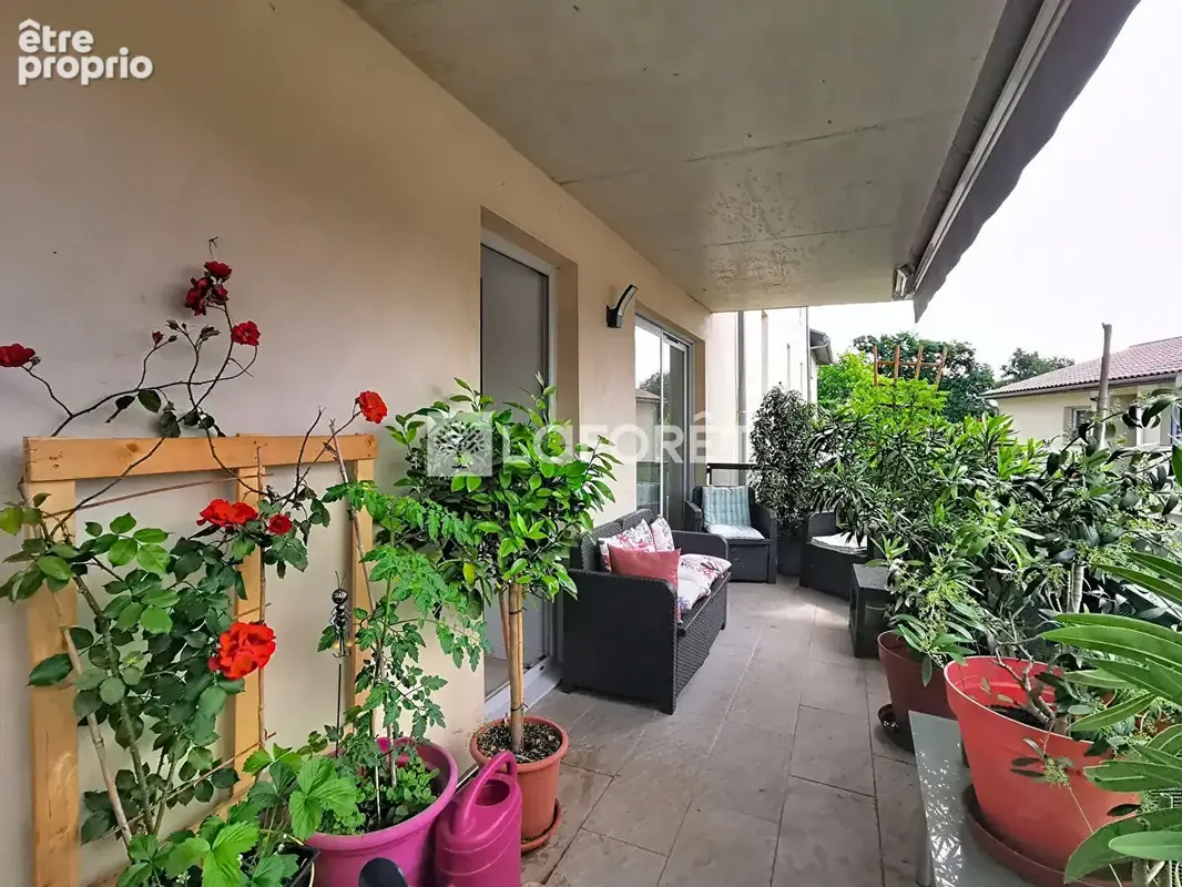 RARE  Appartement 4 pièces,  rénové 2021 avec balcon , Petite copropriété , Reyrieux - photo 5