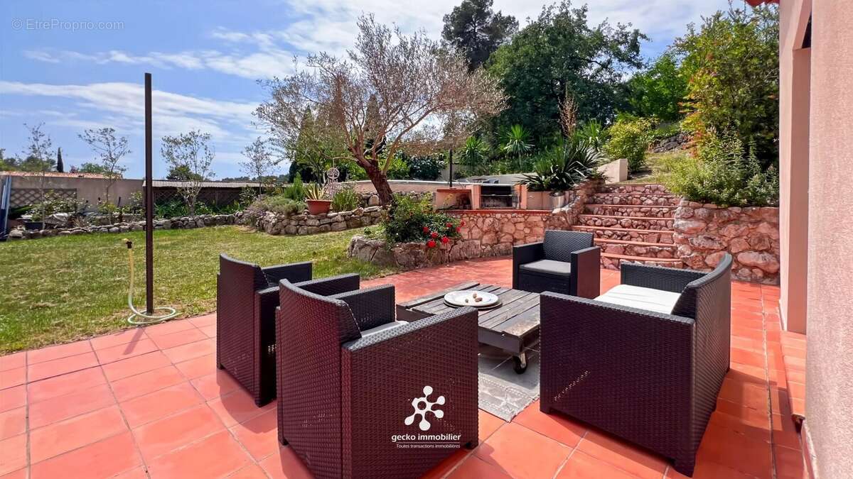 Maison à ROQUEFORT-LES-PINS