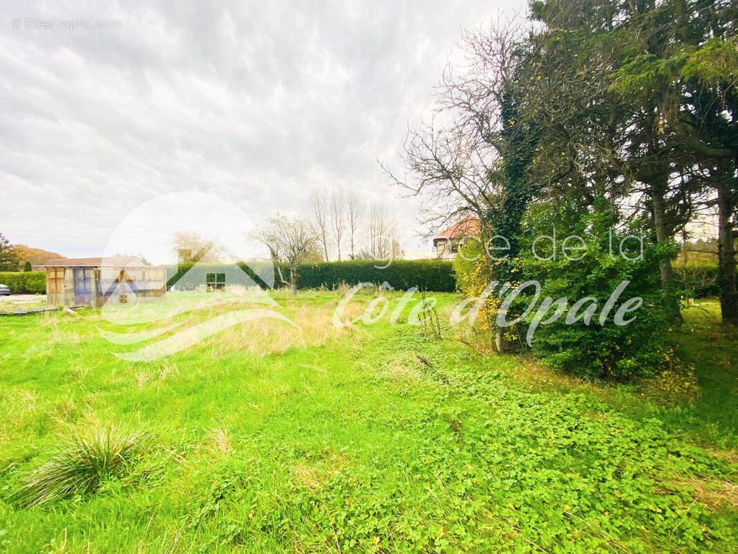 Terrain à LA CAPELLE-LES-BOULOGNE