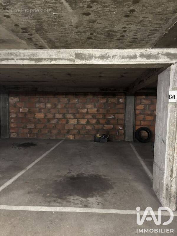 Photo 1 - Parking à NANTES