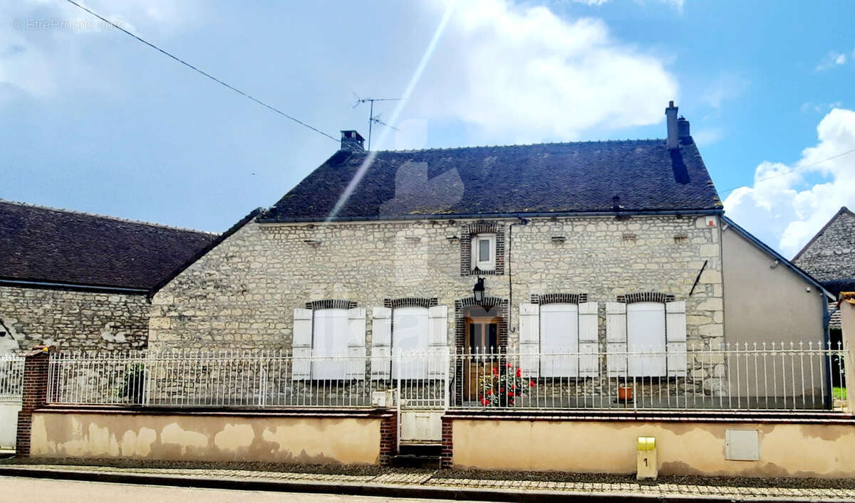Maison à CHAMPLAY