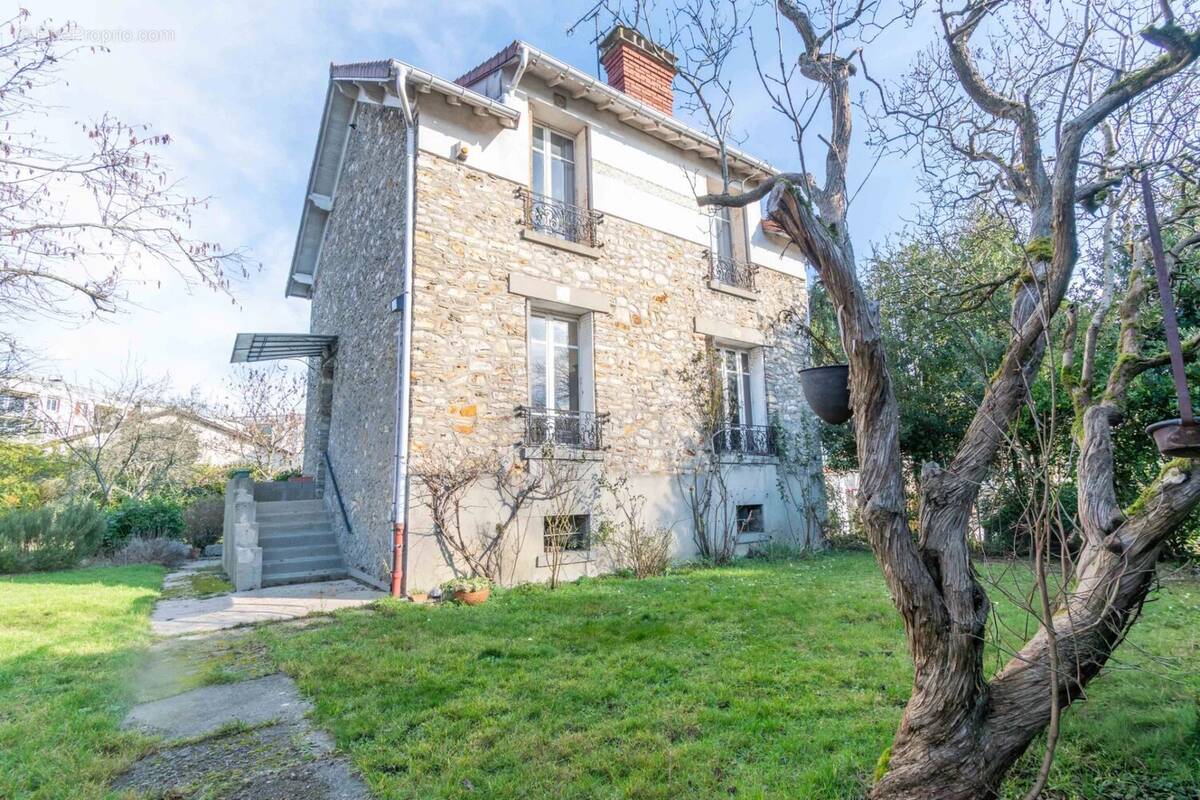 Maison à MONTMORENCY